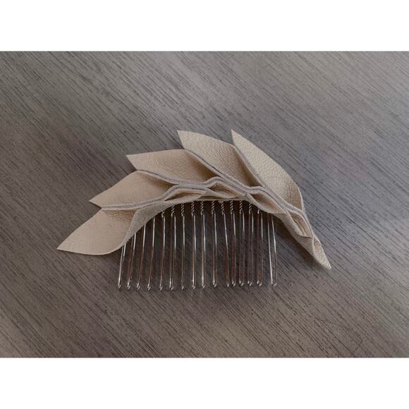 Artisan Handmade Ivory Leather Petal Hair Comb - Picture 8 of 10